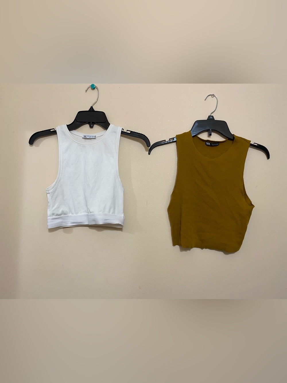 Zara White and Olive Cropped Tank Tops size S